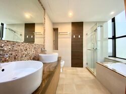 Lornie Road (D11), Terrace #468481071